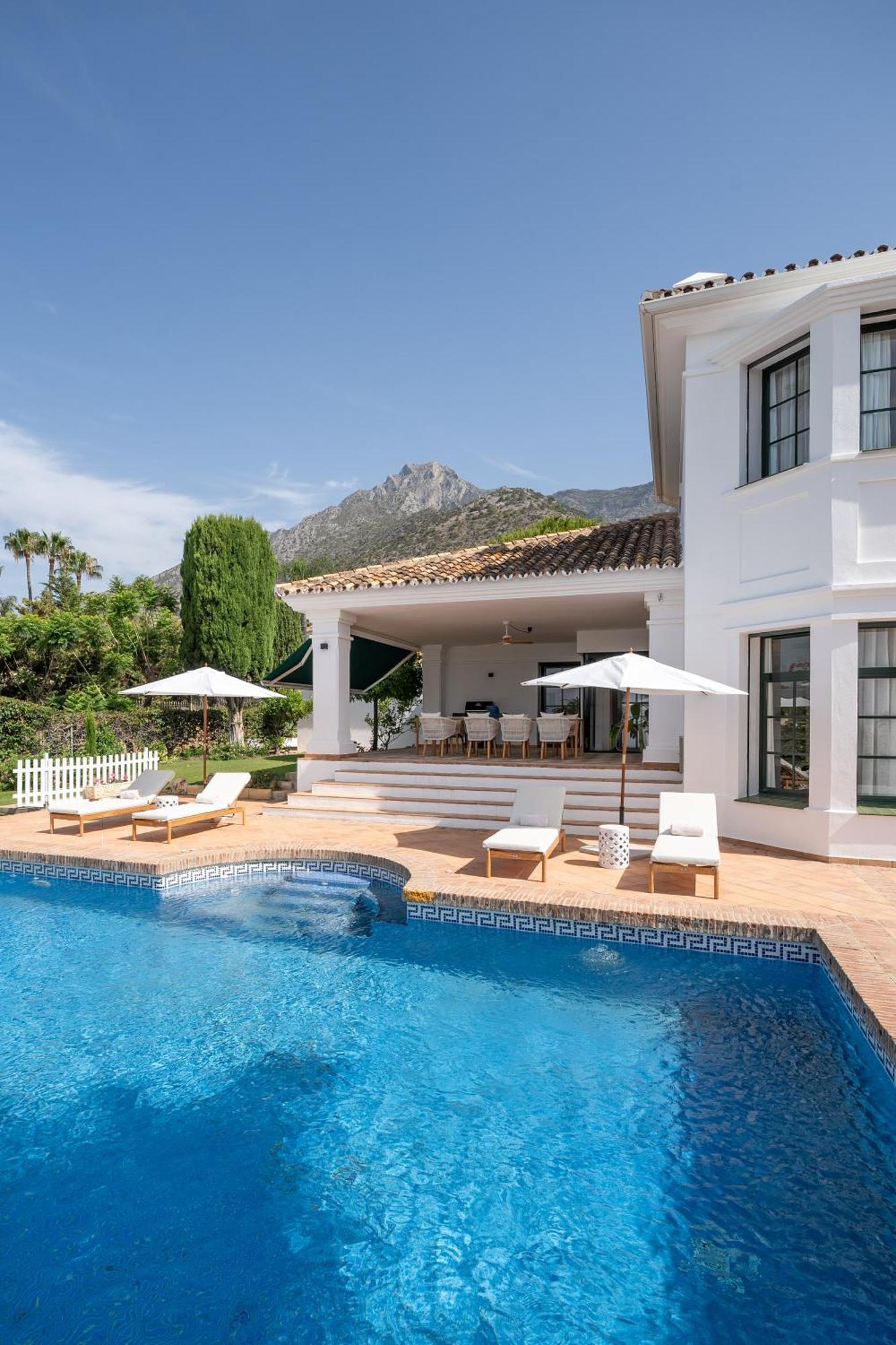 Villa Shakira, Sierra Blanca,