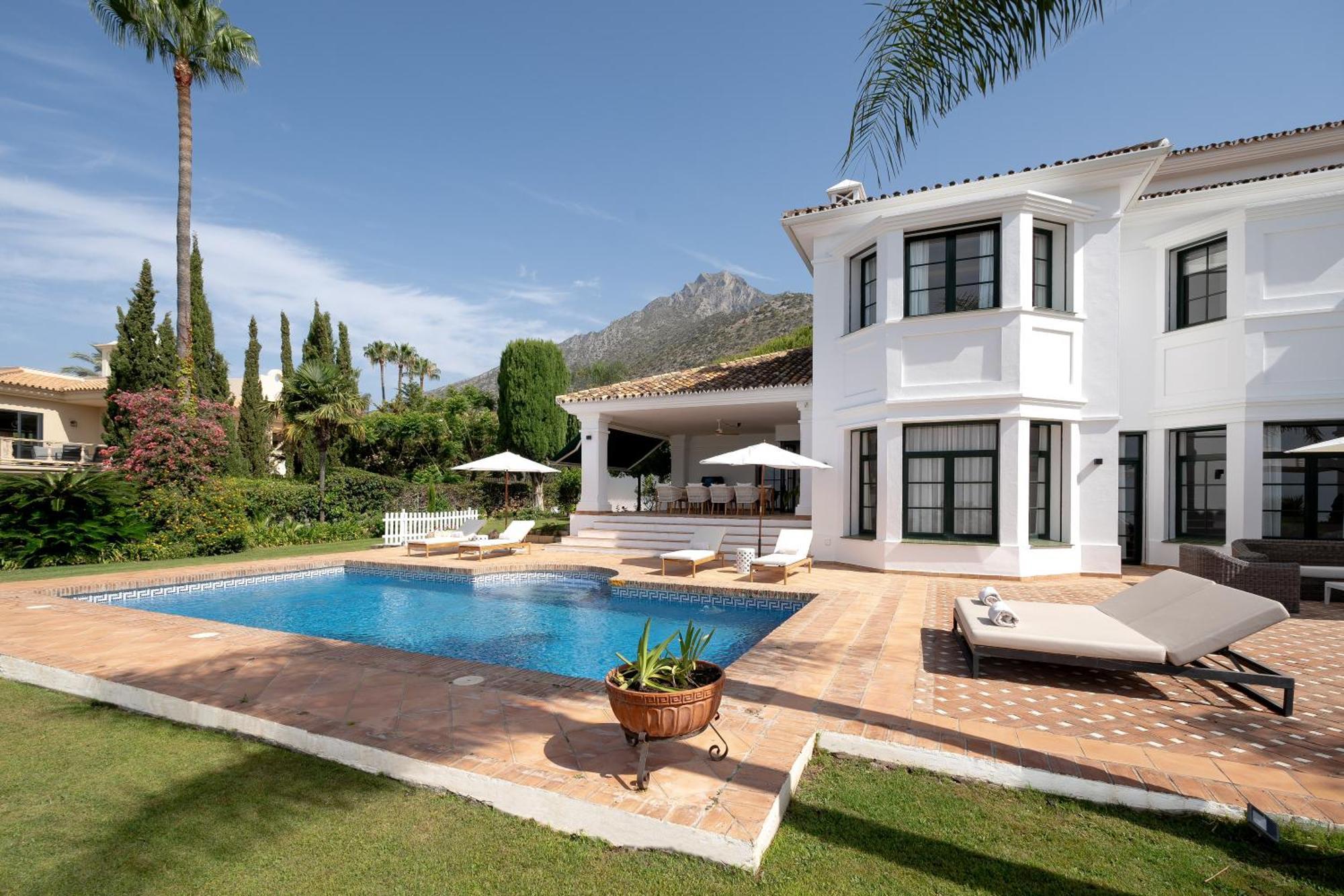 Shakira, Sierra Blanca, Villa *